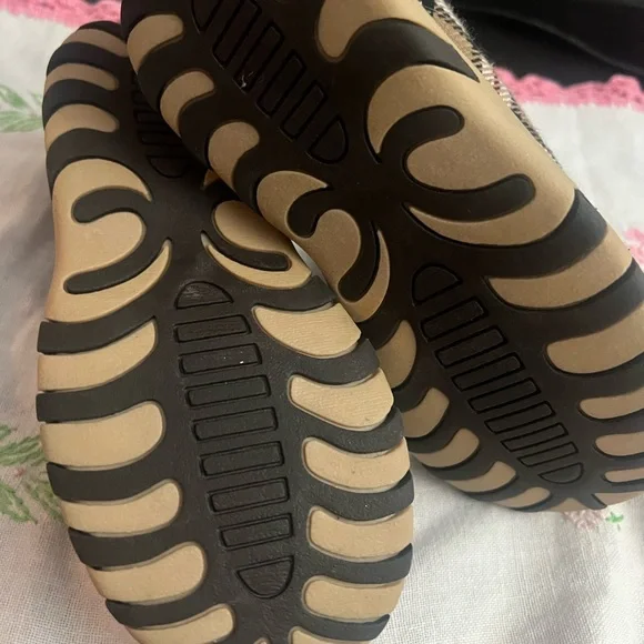 Burberry Brown and Yellow Kids Moccasins - Picture 8 of 8